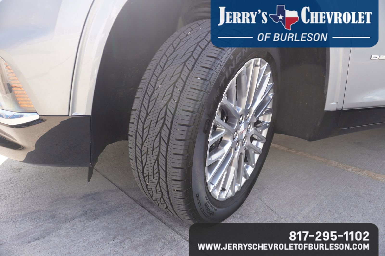 Used 2025 GMC Acadia Denali w/ LPO, Floor Liner Package image 12