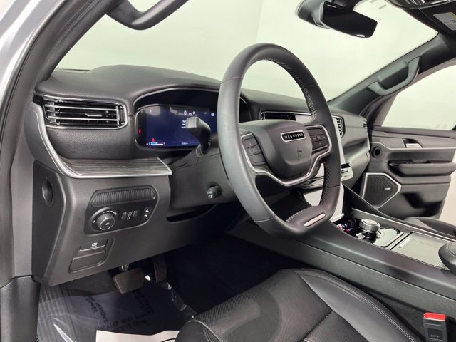 Used 2023 Jeep Wagoneer Series II w/ Premium Group I AWD/4WD image 18