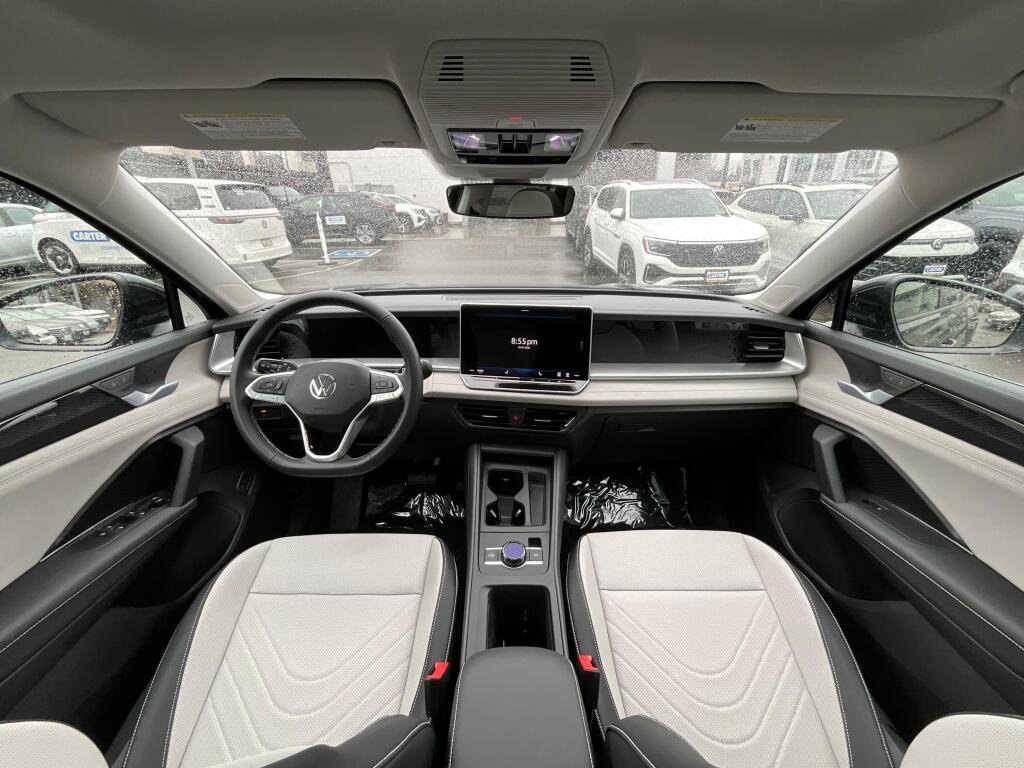 New 2026 Volkswagen Tiguan SE AWD/4WD image 16