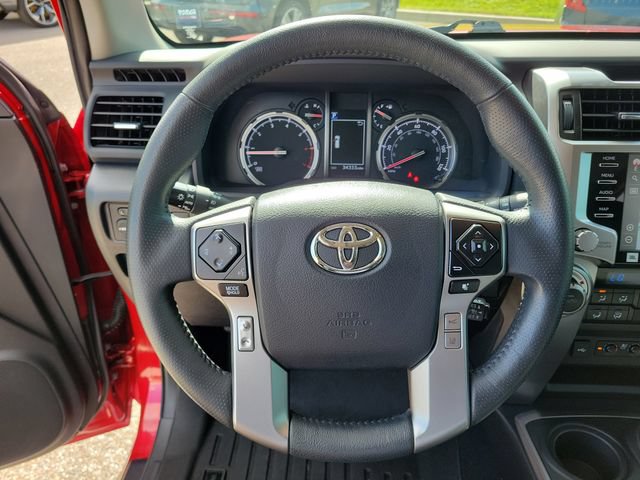 Used 2022 Toyota 4Runner Limited AWD/4WD image 29