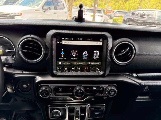 Used 2022 Jeep Wrangler Unlimited Rubicon 4xe AWD/4WD image 21