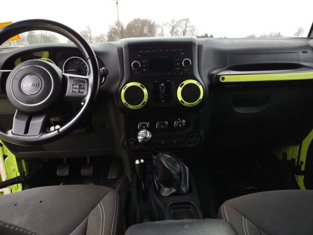 Used 2016 Jeep Wrangler Unlimited Sahara image 13