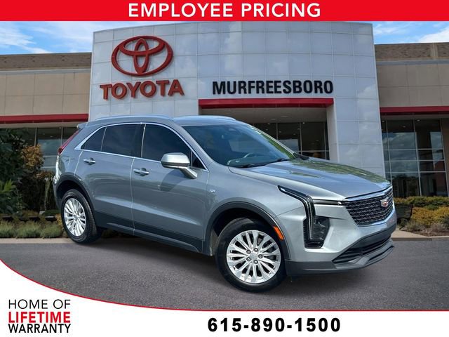Used 2024 Cadillac XT4 Luxury w/ Cold Weather Package FWD image 1