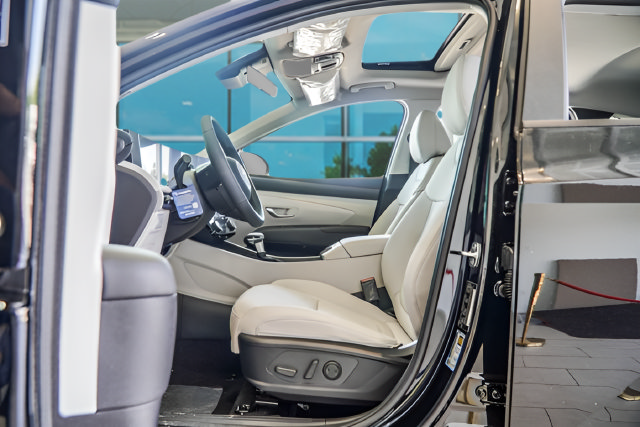 New 2026 Hyundai Tucson SEL FWD image 30