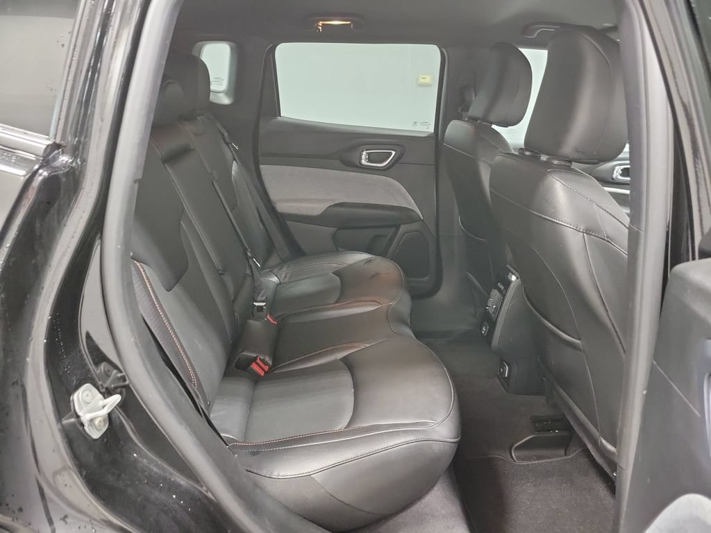 Used 2023 Jeep Compass Latitude AWD/4WD image 15