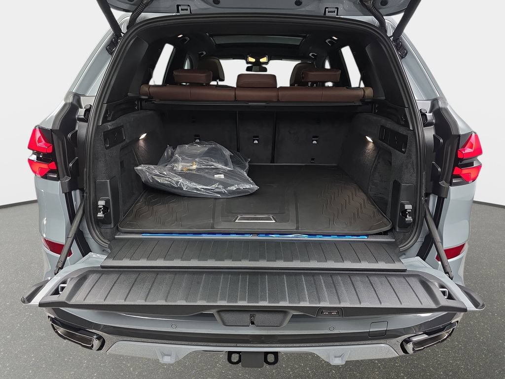 New 2026 BMW X5 xDrive50e w/ M Sport Package AWD/4WD image 12