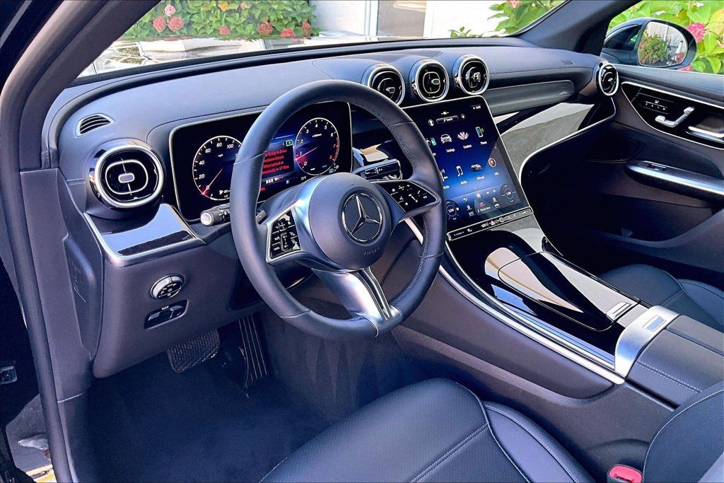 Used 2023 Mercedes-Benz GLC 300 4MATIC image 13
