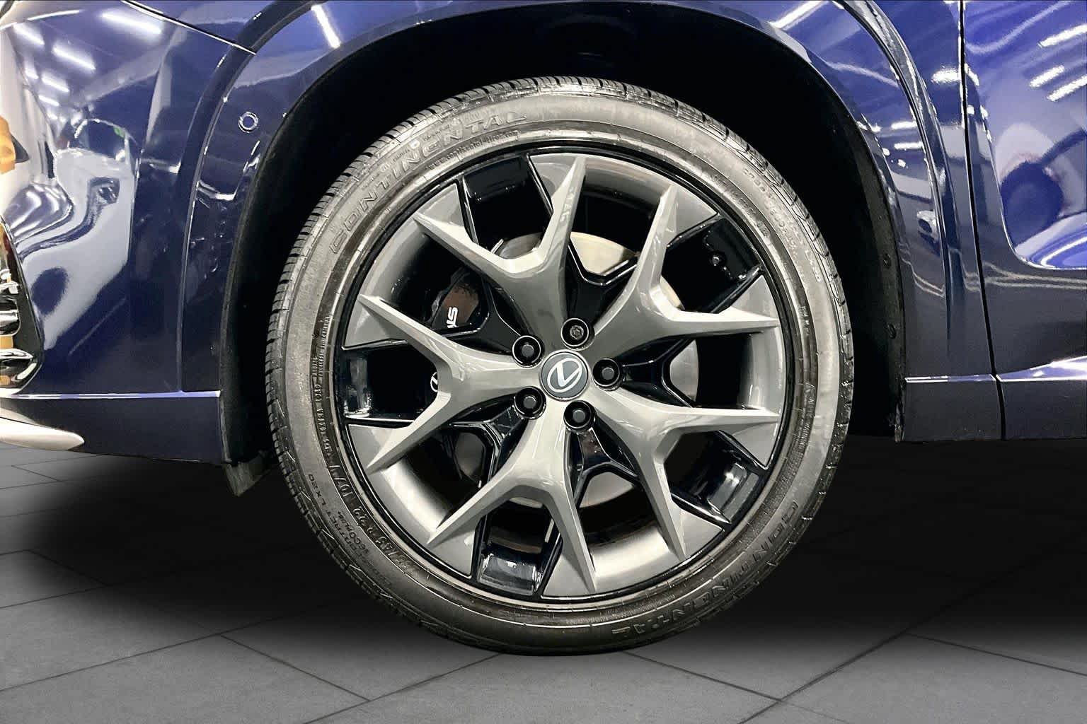 New 2026 Lexus TX 500h AWD image 9