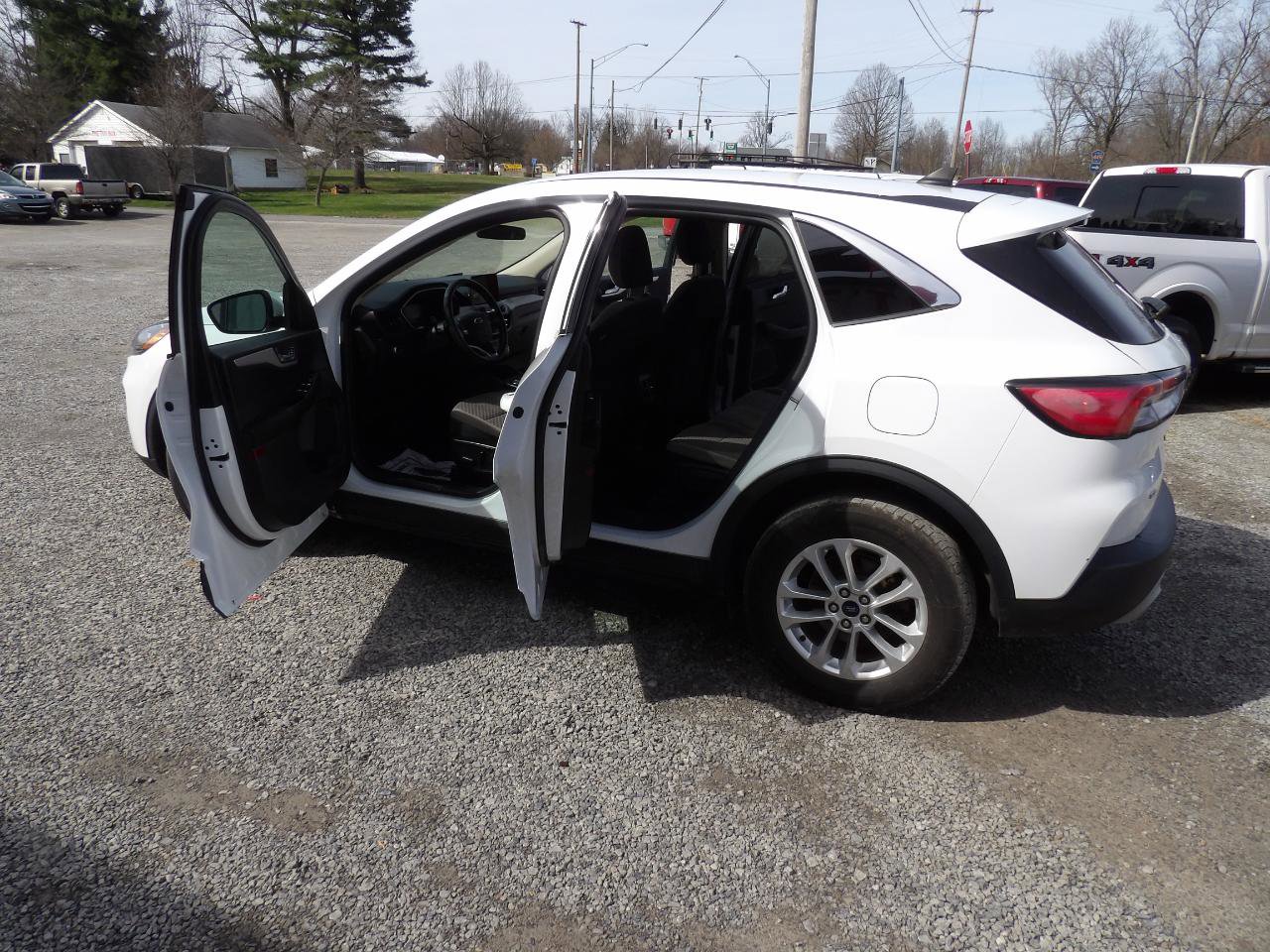 Used 2020 Ford Escape SE image 8