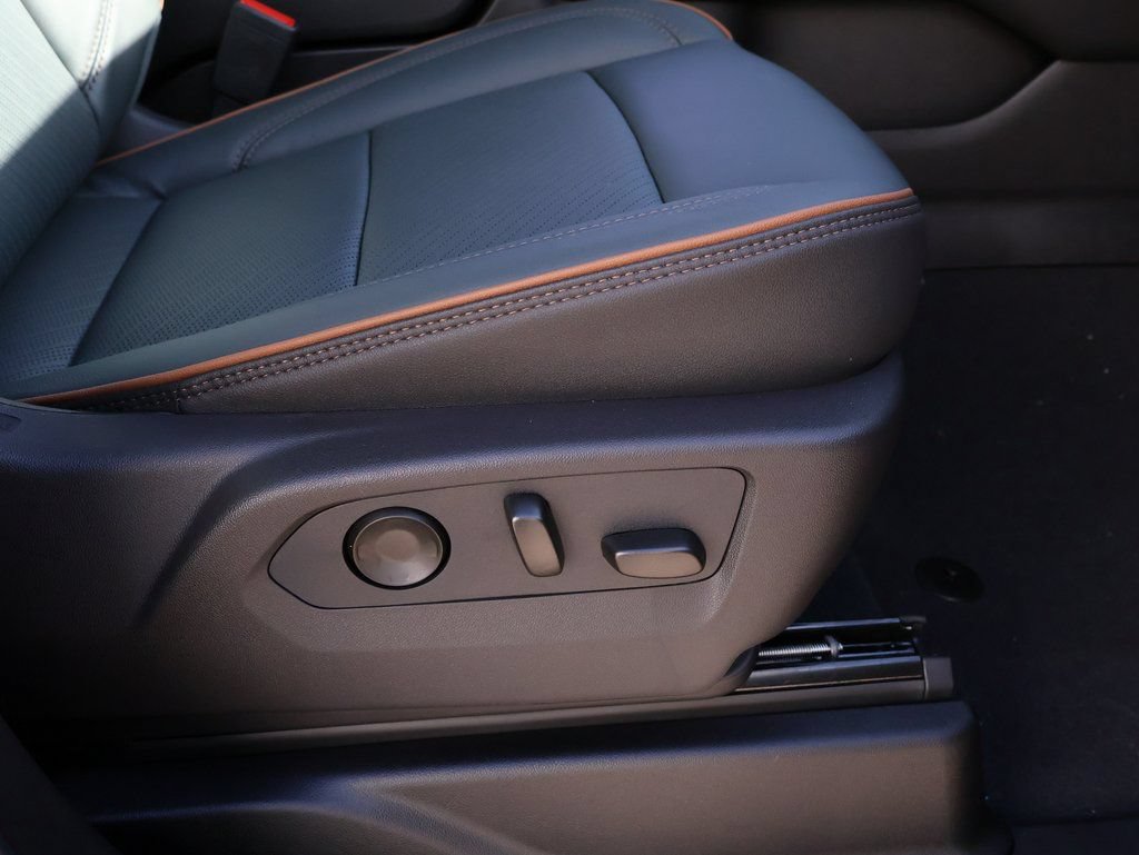 New 2026 GMC Yukon XL AT4 w/ AT4 Premium Plus Package AWD/4WD image 9