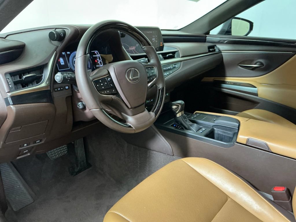 Used 2020 Lexus ES 300h w/ Premium Package FWD image 21