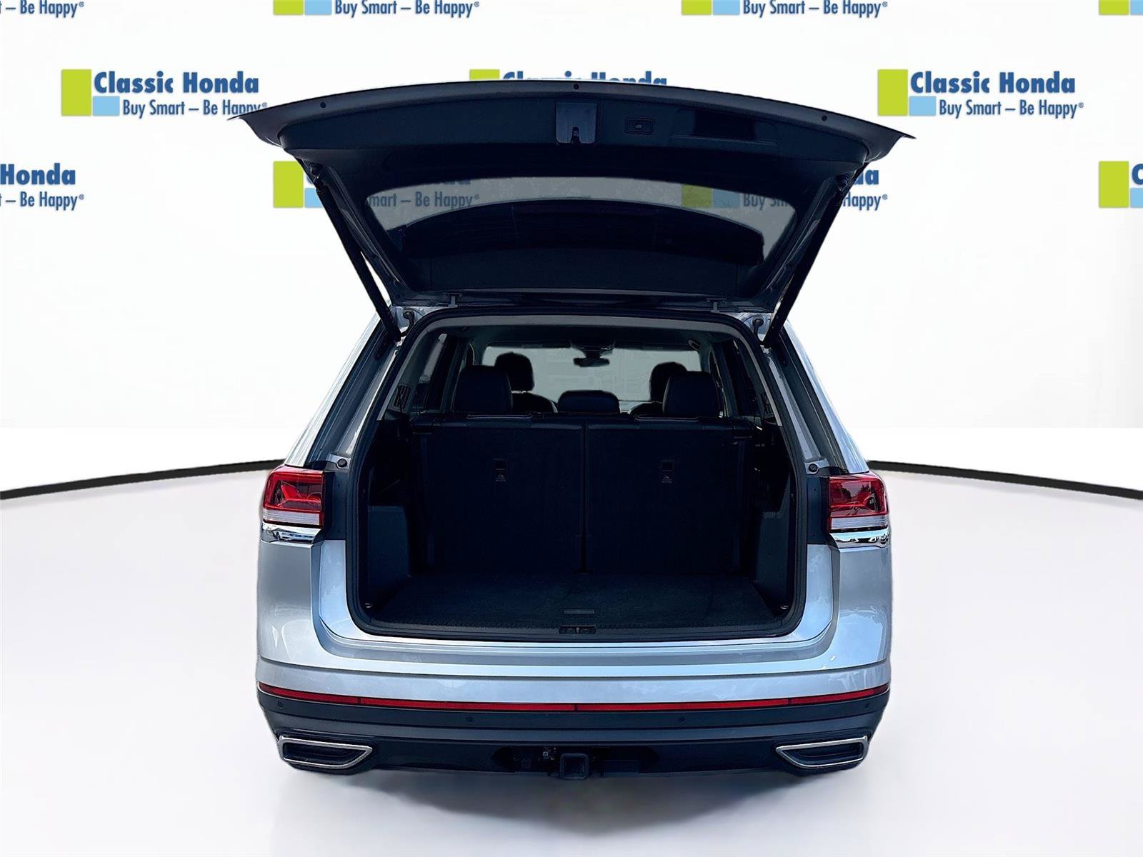Used 2025 Volkswagen Atlas SE FWD image 29