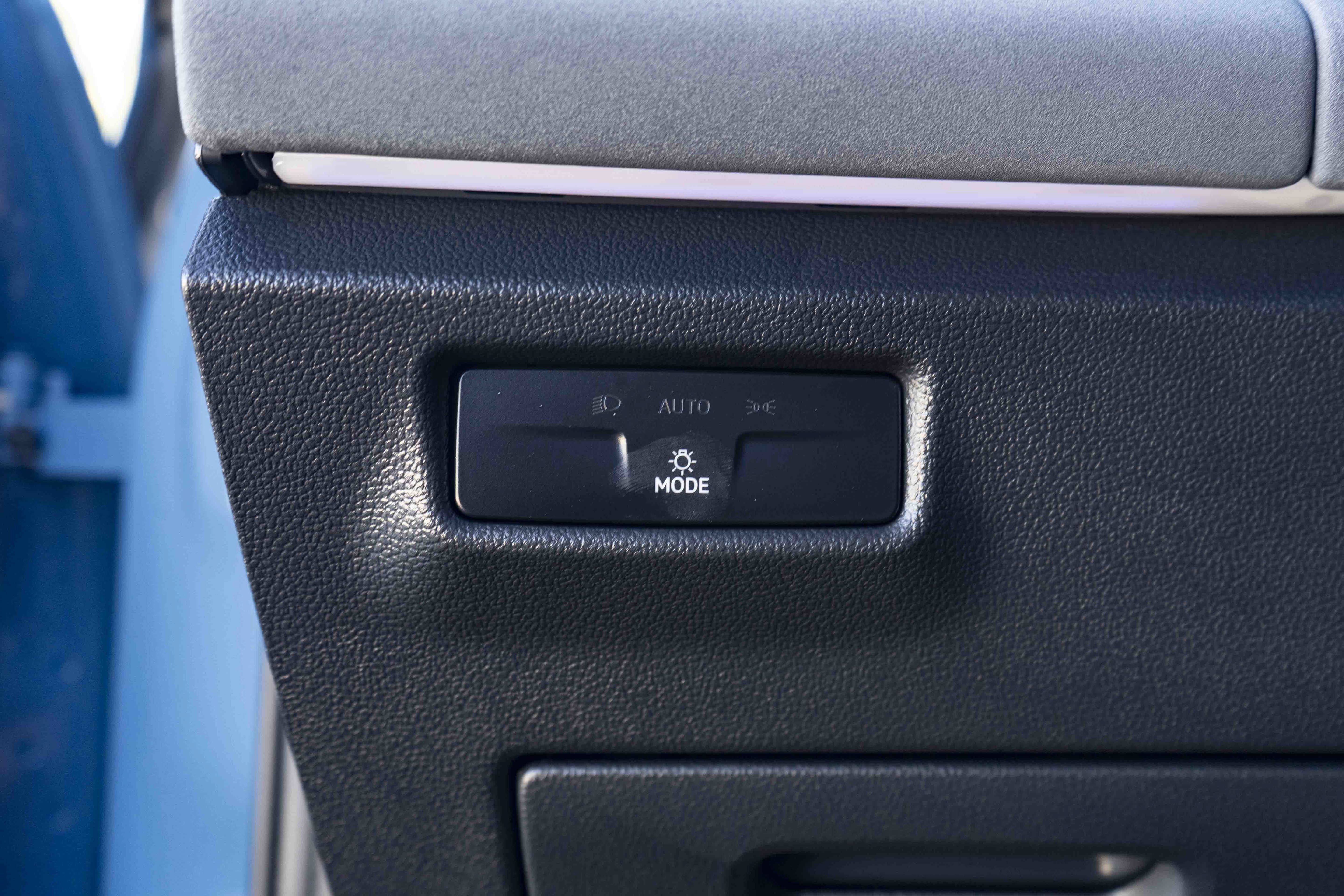 Certified 2026 Volkswagen Tiguan SE R-Line FWD image 35