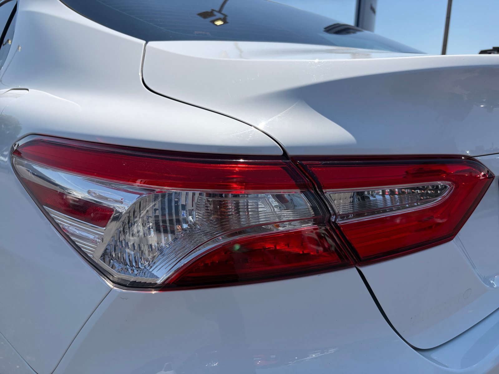 Used 2019 Toyota Camry LE FWD image 29