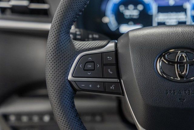 New 2026 Toyota Sienna Platinum image 29