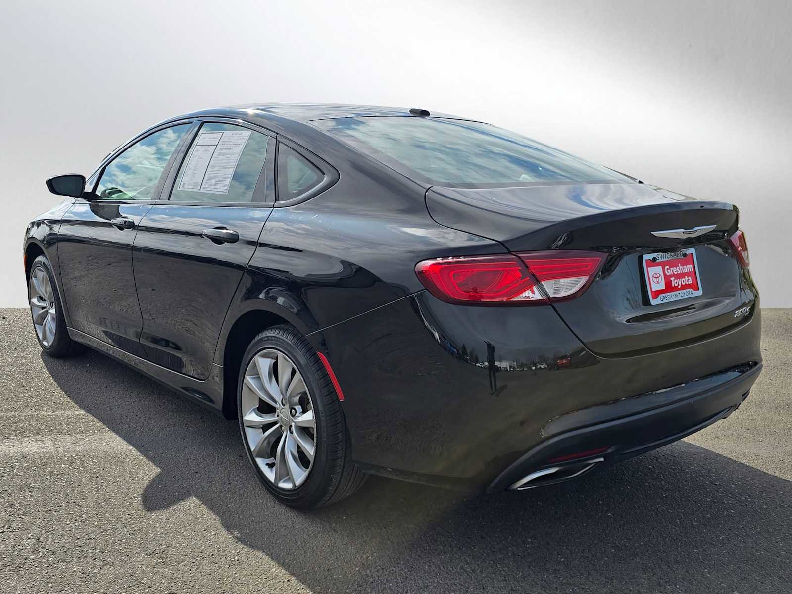 Used 2016 Chrysler 200 S FWD image 6