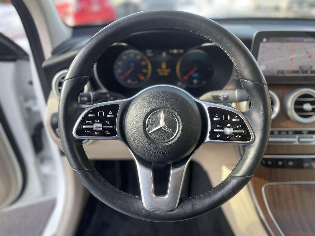 Used 2020 Mercedes-Benz GLC 350e 4MATIC w/ Parking Assistance Package image 32