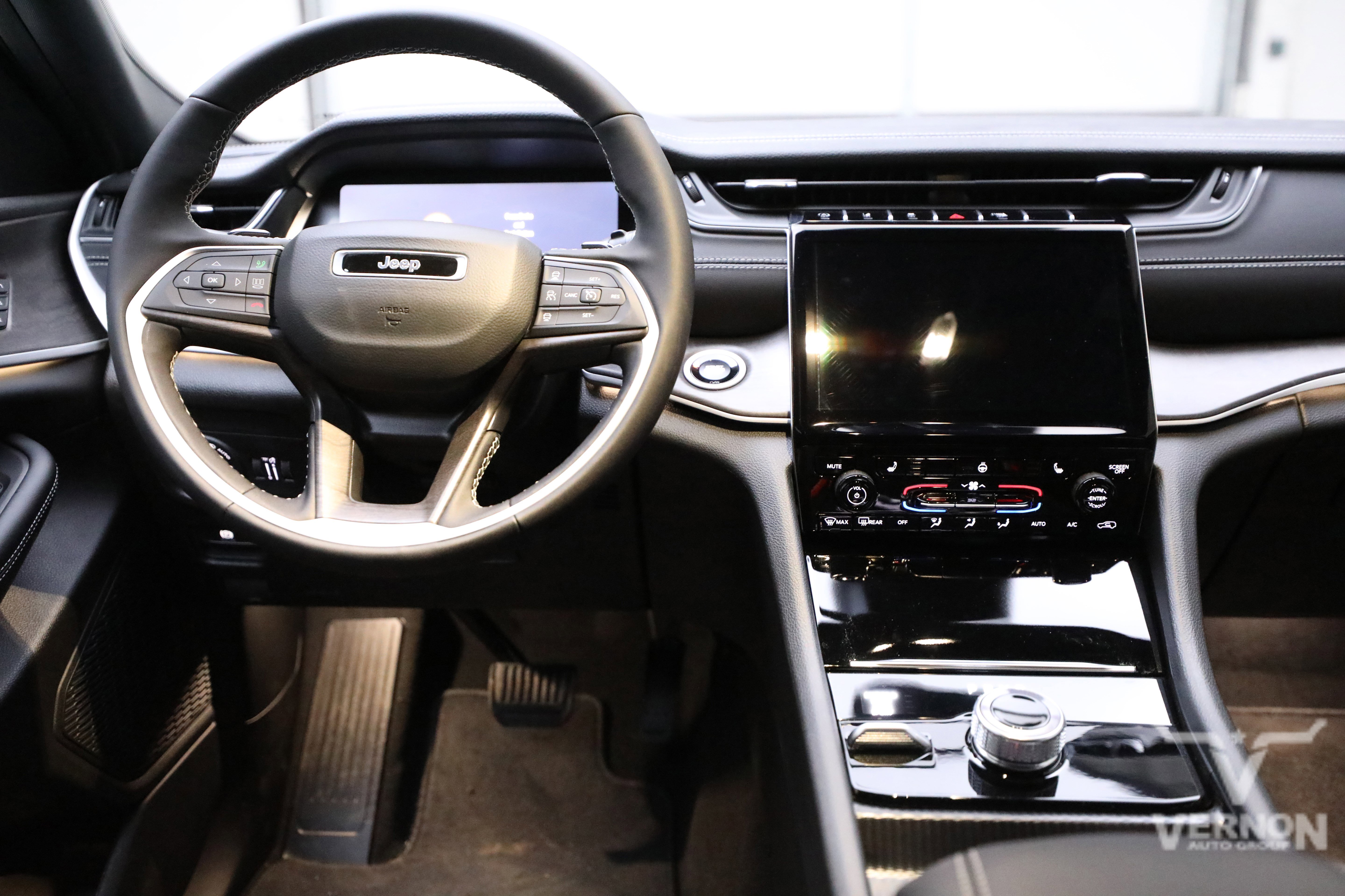 New 2025 Jeep Grand Cherokee L Limited w/ Black Appearance Package image 20