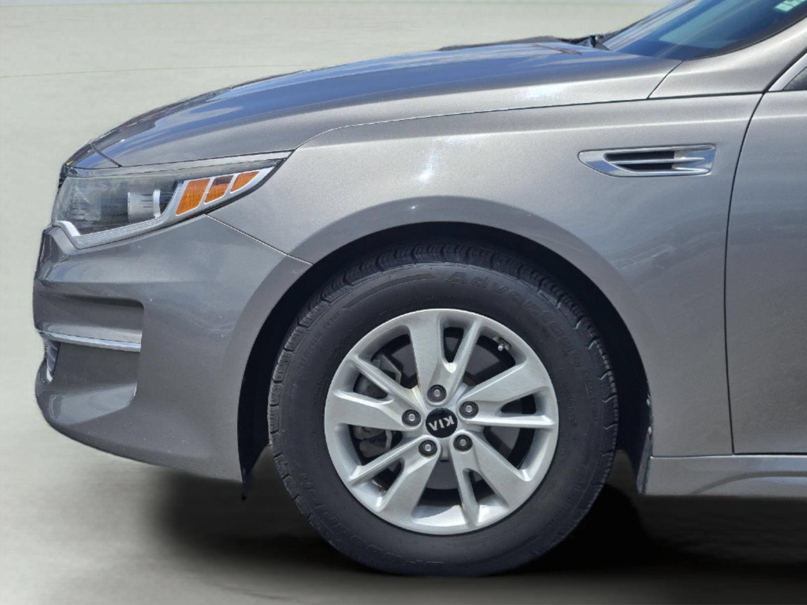 Used 2018 Kia Optima LX FWD image 8