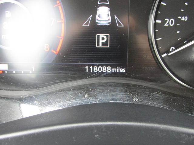 Used 2023 Nissan Kicks SR image 2