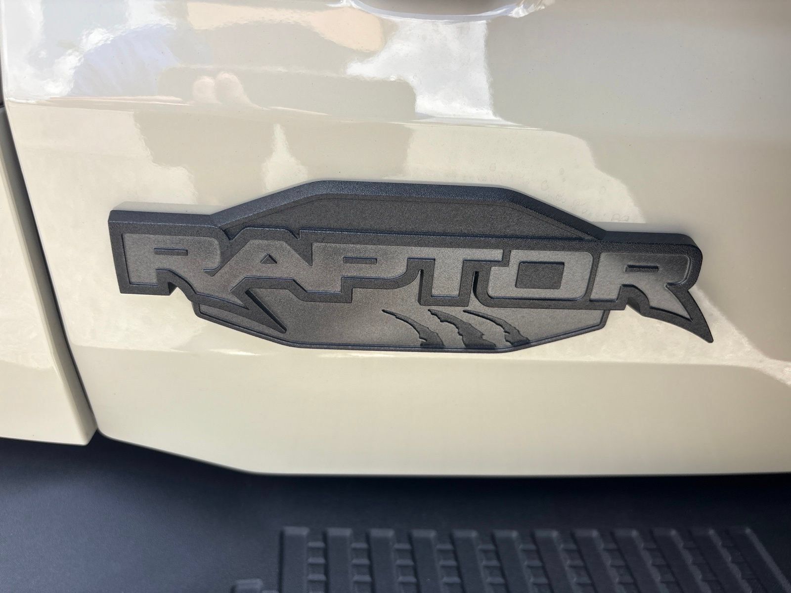 Used 2025 Ford Bronco Raptor w/ Interior Carbon Fiber Pack AWD/4WD image 10