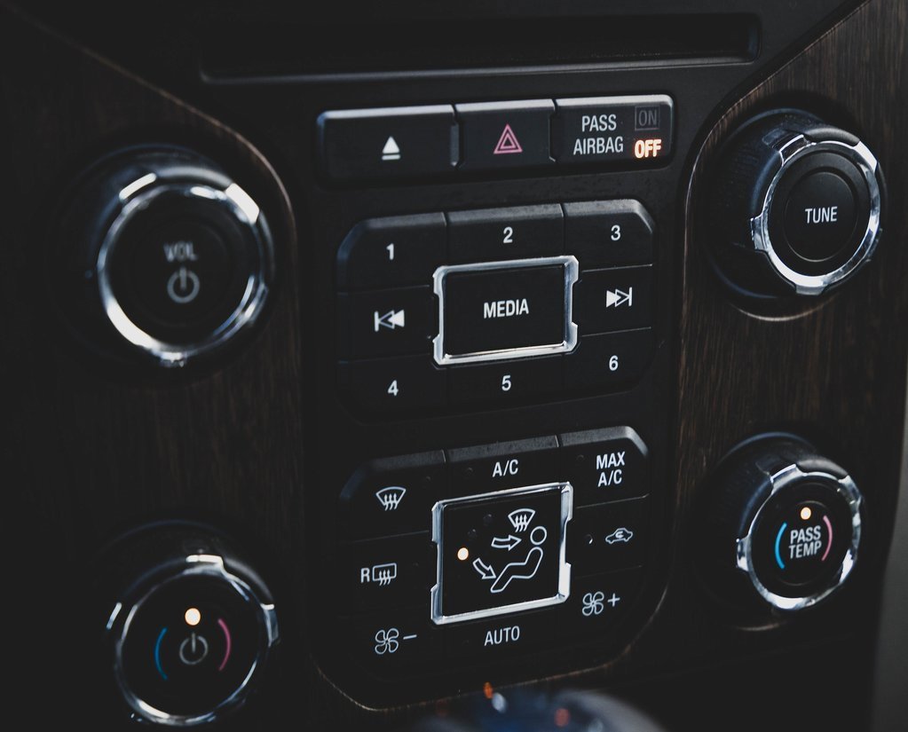 Used 2013 Ford F150 Lariat w/ Lariat Chrome Pkg image 15