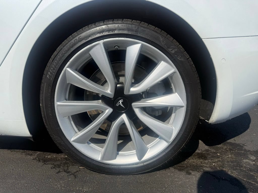 Used 2020 Tesla Model 3 Long Range AWD/4WD image 32