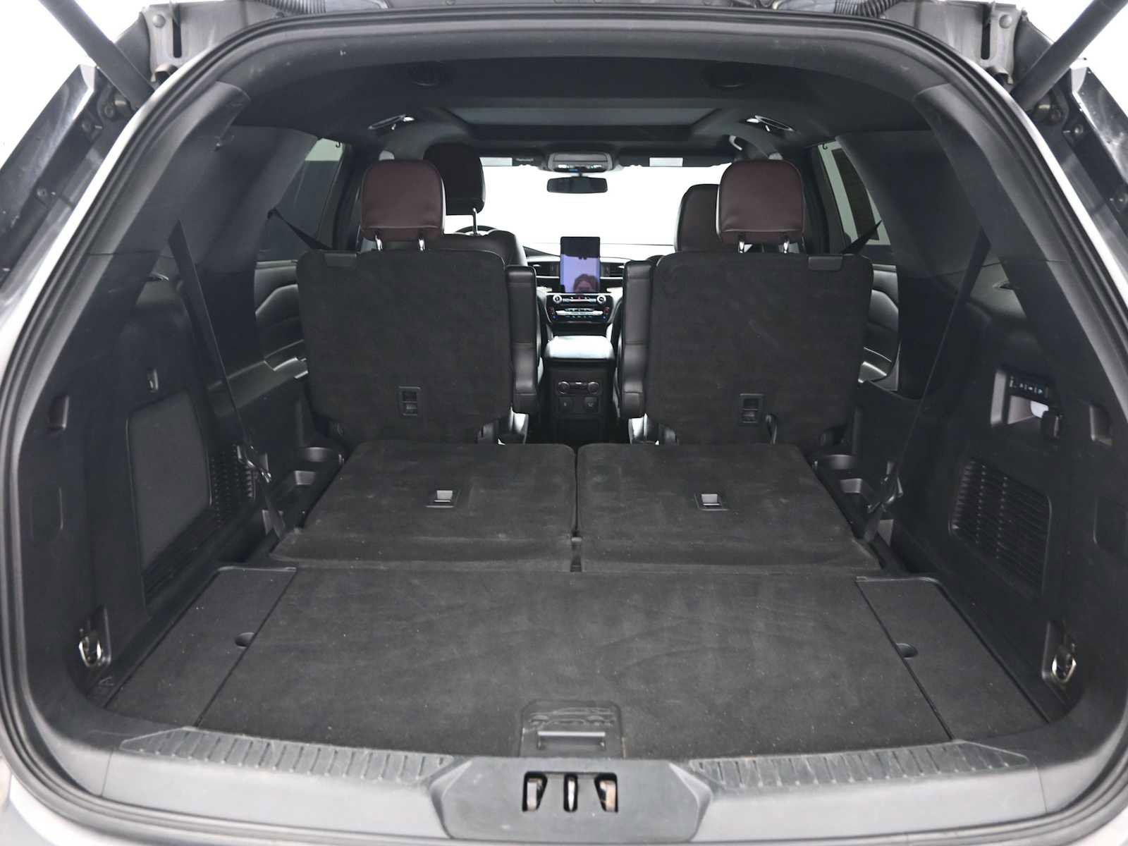Used 2021 Ford Explorer Platinum w/ Equipment Group 601A image 10