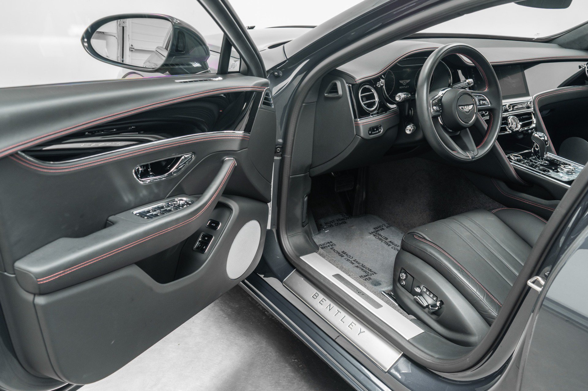 Used 2024 Bentley Flying Spur V8 AWD/4WD image 23