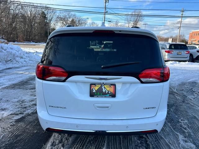 Used 2019 Chrysler Pacifica Limited image 4