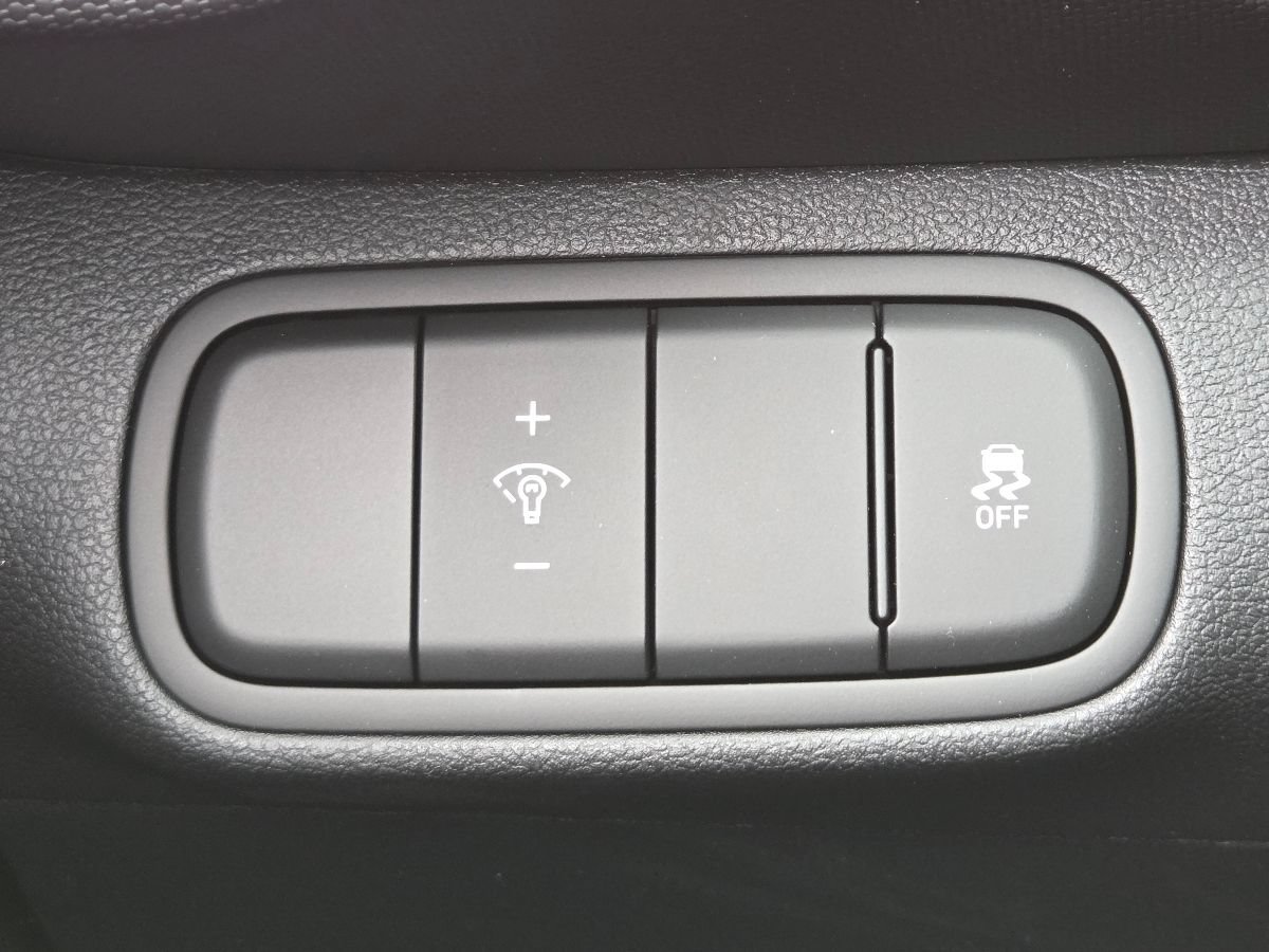 New 2026 Hyundai Venue SEL FWD image 34