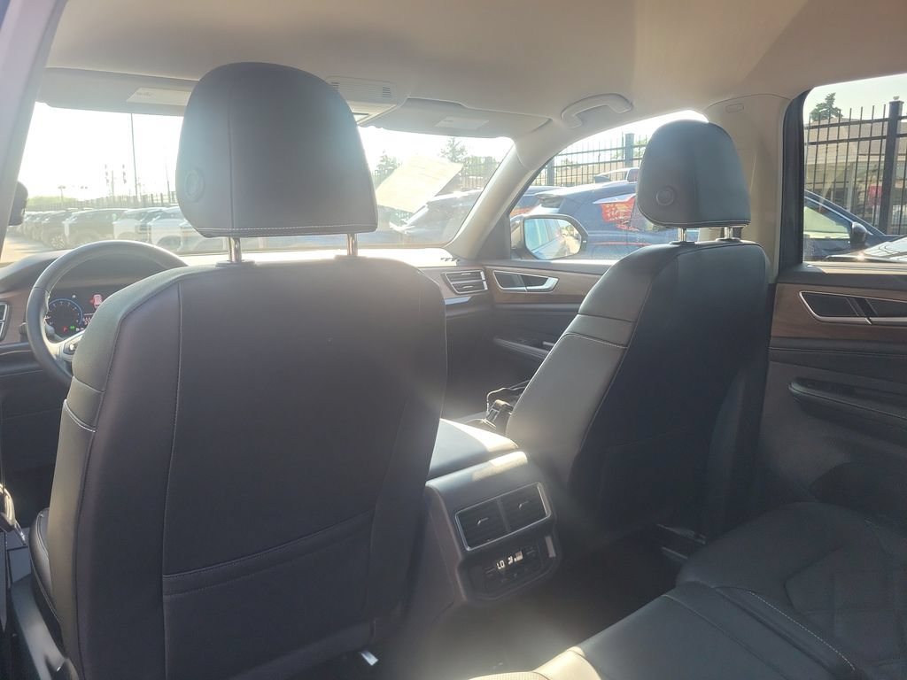 Used 2026 Volkswagen Atlas SE AWD/4WD image 11