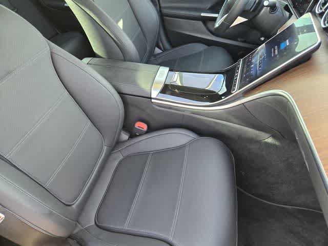 Used 2024 Mercedes-Benz C 300 Sedan image 13
