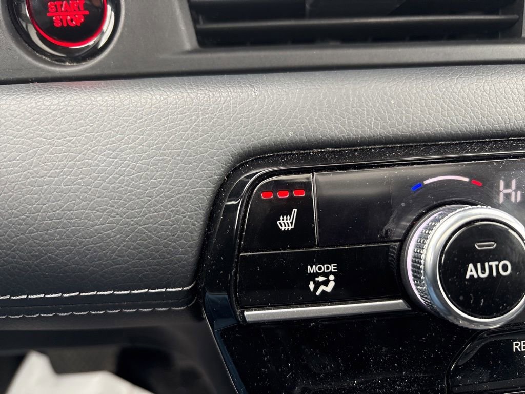 Used 2025 Honda Pilot Touring image 7