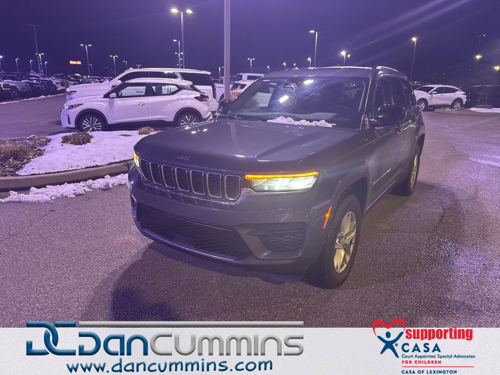 Used 2024 Jeep Grand Cherokee Laredo X image 1
