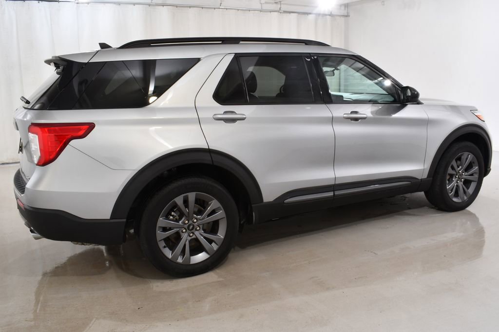Used 2023 Ford Explorer XLT w/ Equipment Group 202A image 11