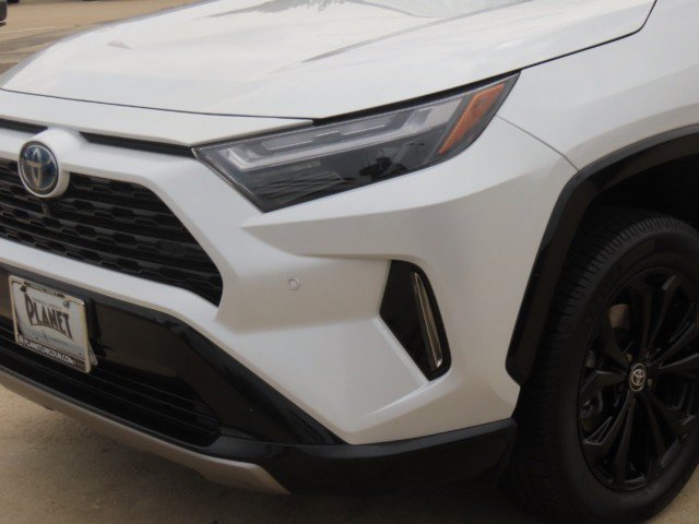 Used 2023 Toyota RAV4 XSE AWD/4WD image 3