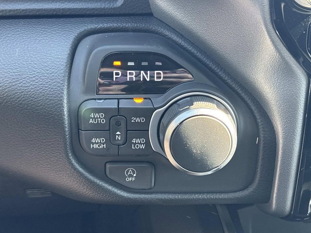 New 2026 RAM 1500 4x4 Crew Cab image 17