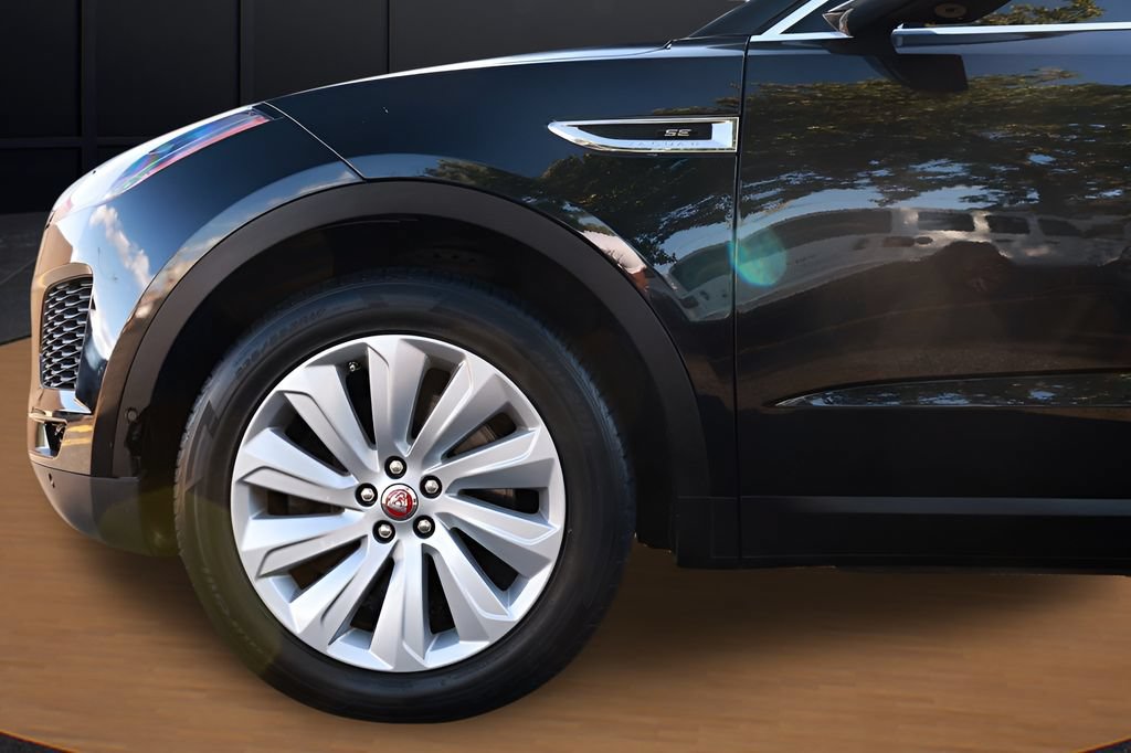 Used 2019 Jaguar E-PACE SE AWD/4WD image 6