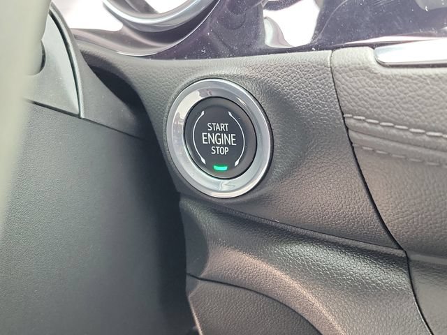 Used 2022 Buick Encore GX Essence w/ Experience Buick Package FWD image 26