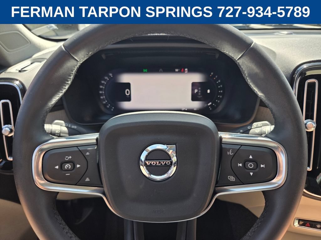 Certified 2023 Volvo XC40 B5 Plus AWD/4WD image 30