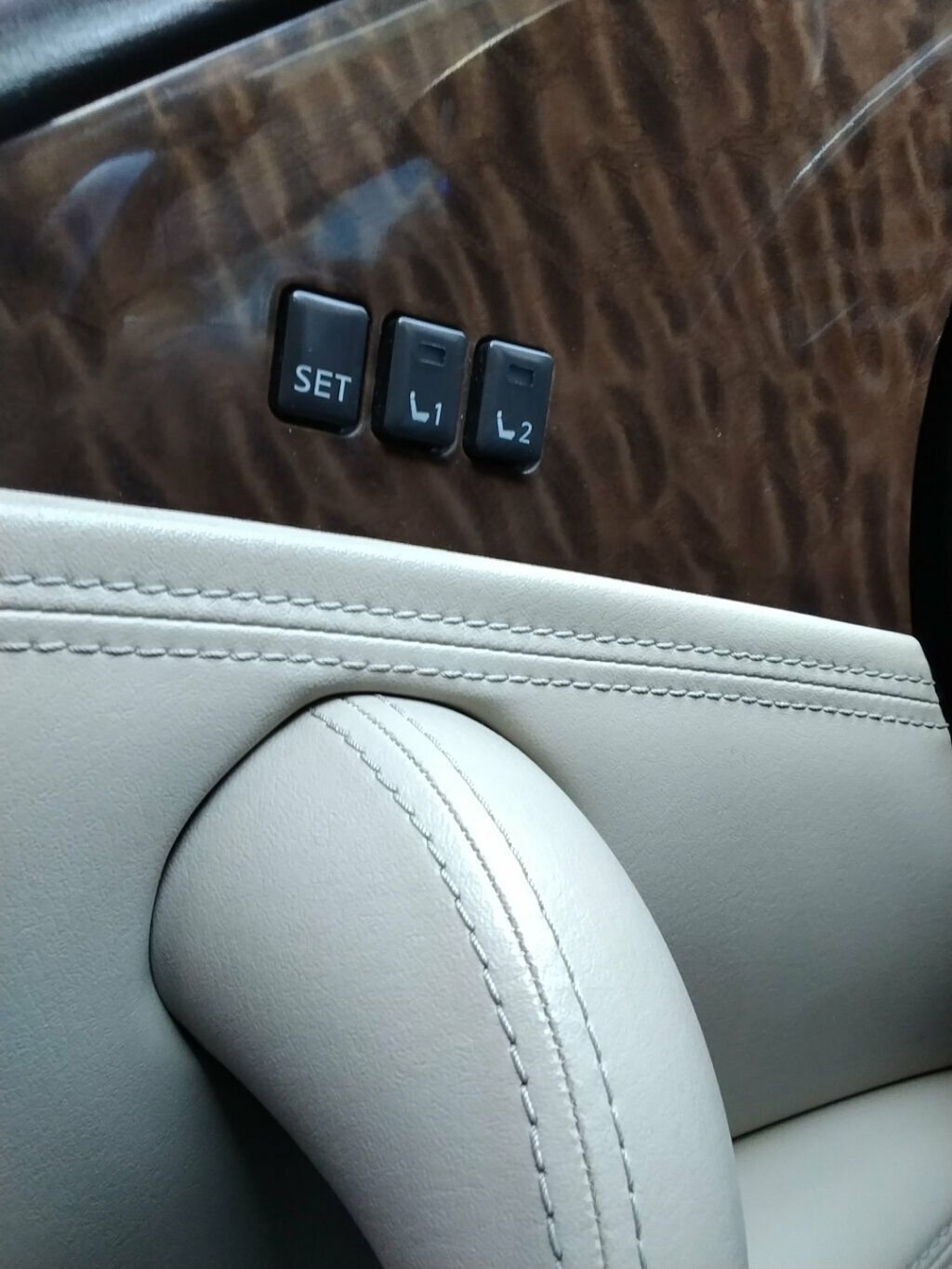 Used 2018 Nissan Armada SL image 33