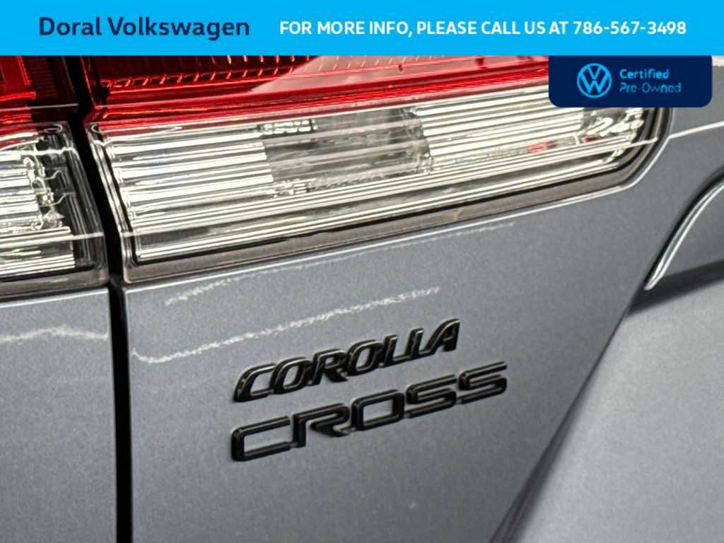 Used 2024 Toyota Corolla Cross SE image 10