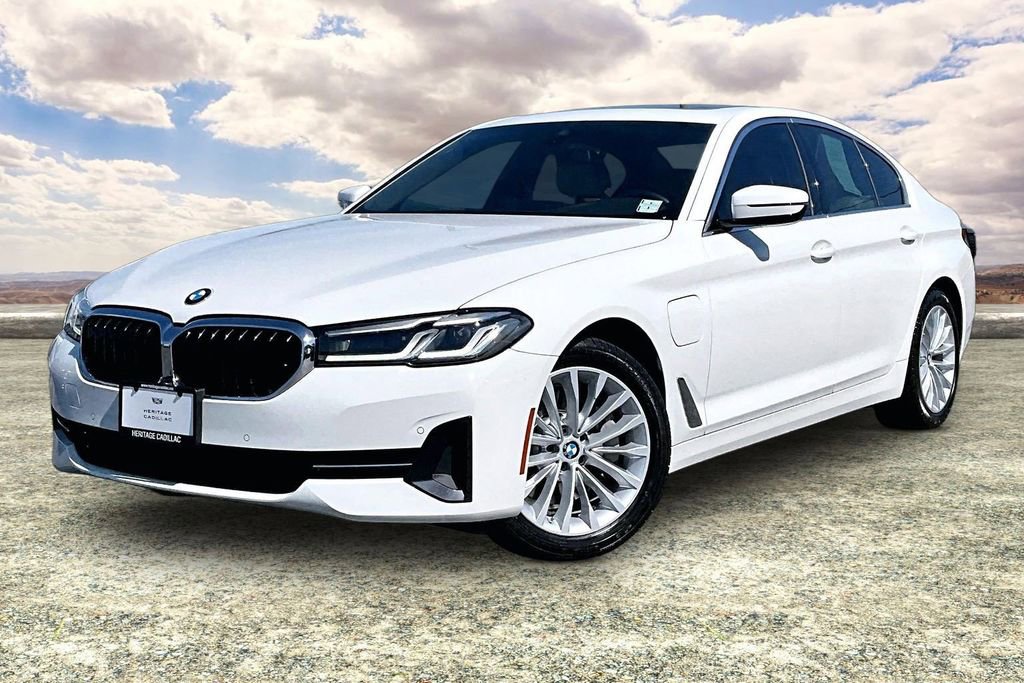 Used 2021 BMW 530e w/ Convenience Package image 3