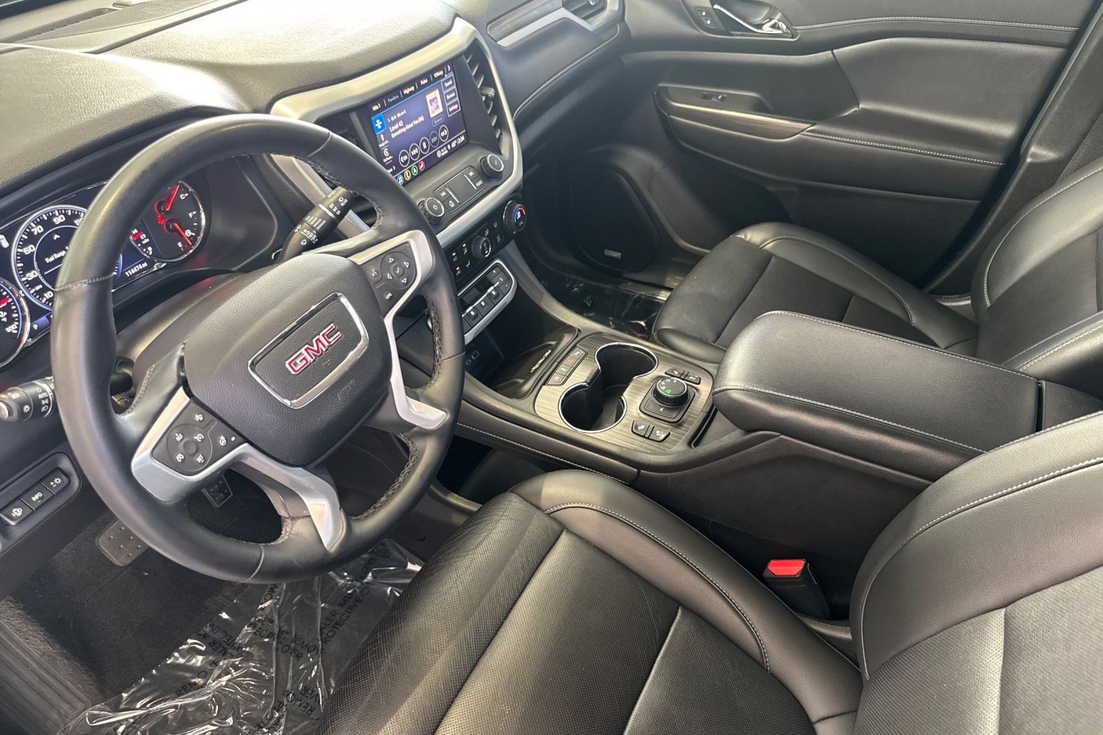 Used 2023 GMC Acadia SLT w/ Technology Package AWD/4WD image 11