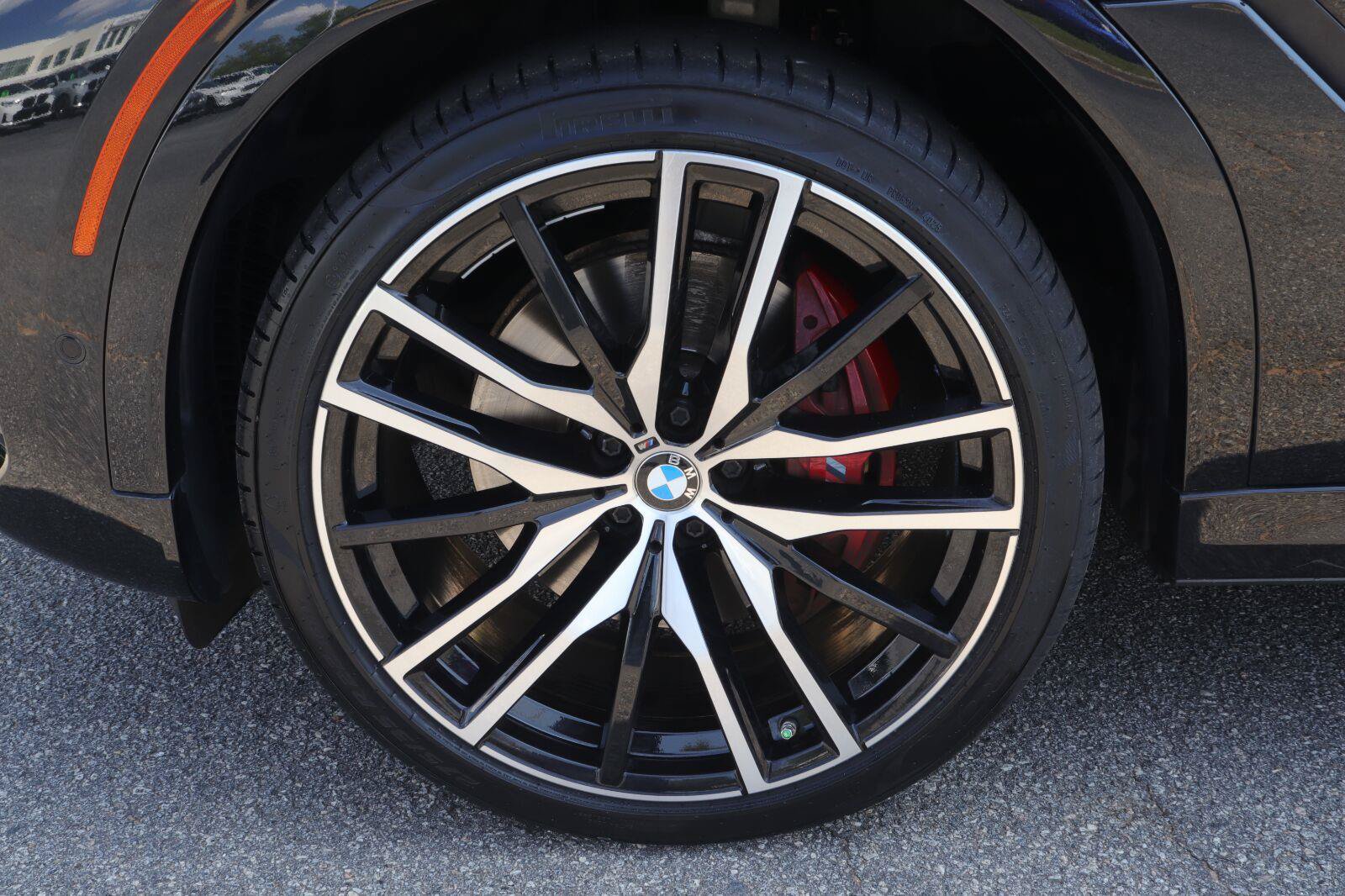 Used 2023 BMW X6 xDrive40i w/ M Sport Package AWD/4WD image 42