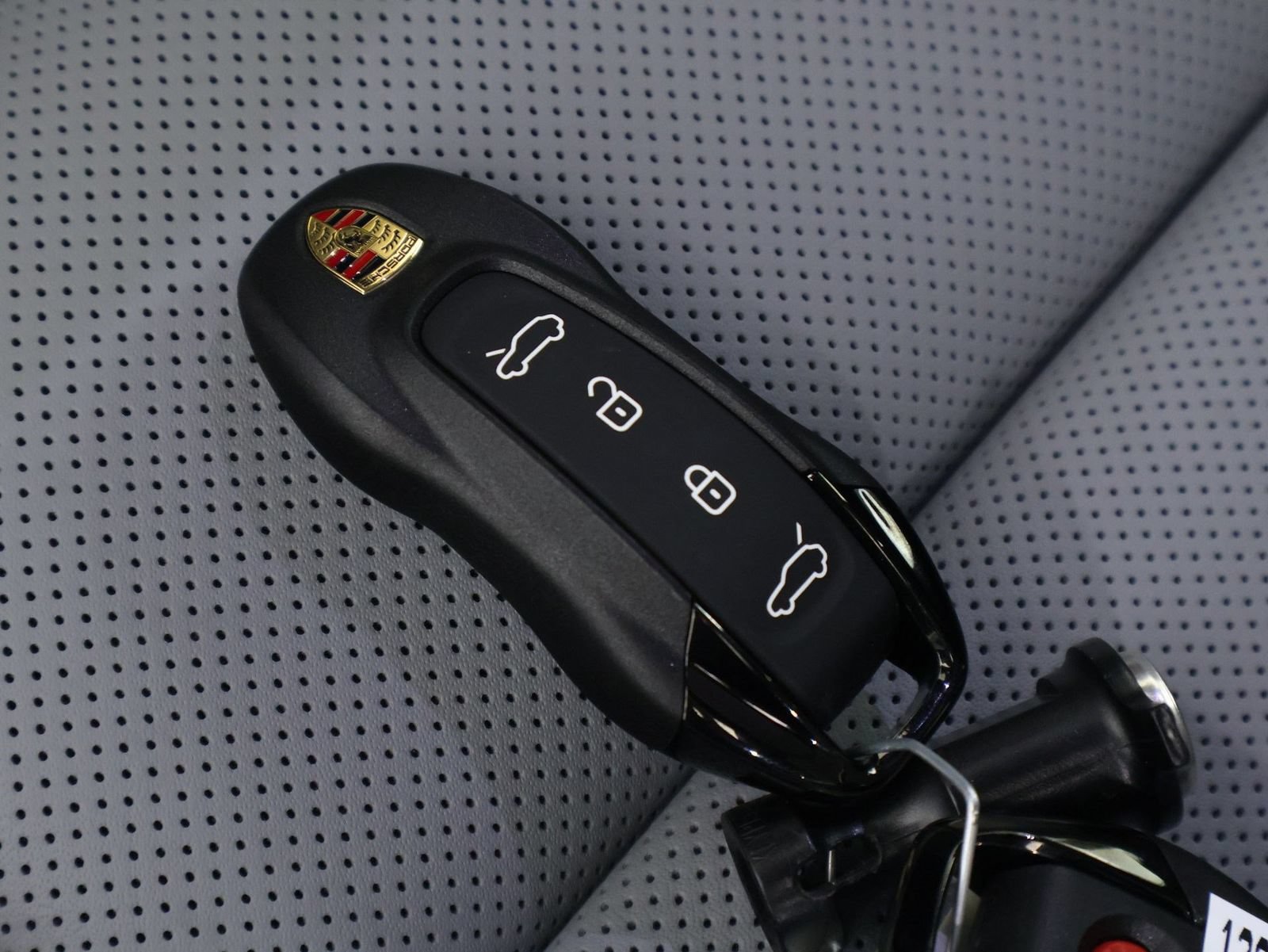 New 2026 Porsche Cayenne Electric AWD/4WD image 23