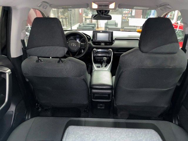 Used 2019 Toyota RAV4 LE image 14