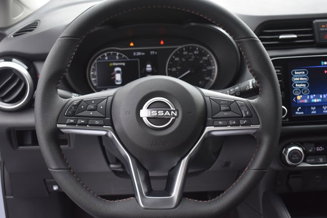 New 2025 Nissan Versa SR w/ Trunk Package image 18