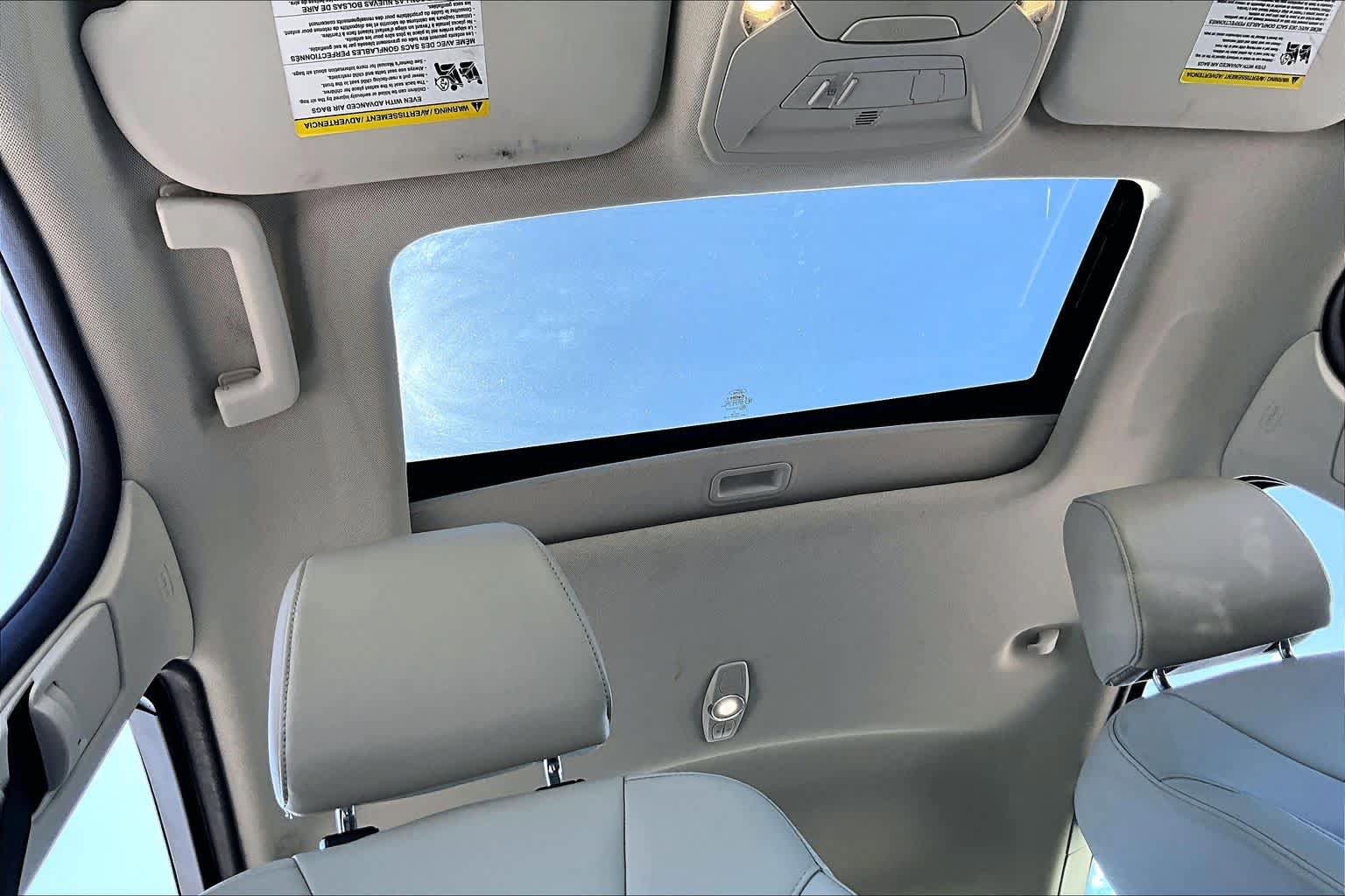 Used 2017 Ford Focus Titanium FWD image 14